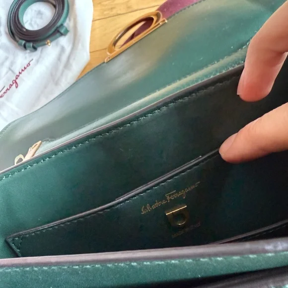 FERRAGAMO Margot Leather Crossbody Bag - Picture 4 of 5